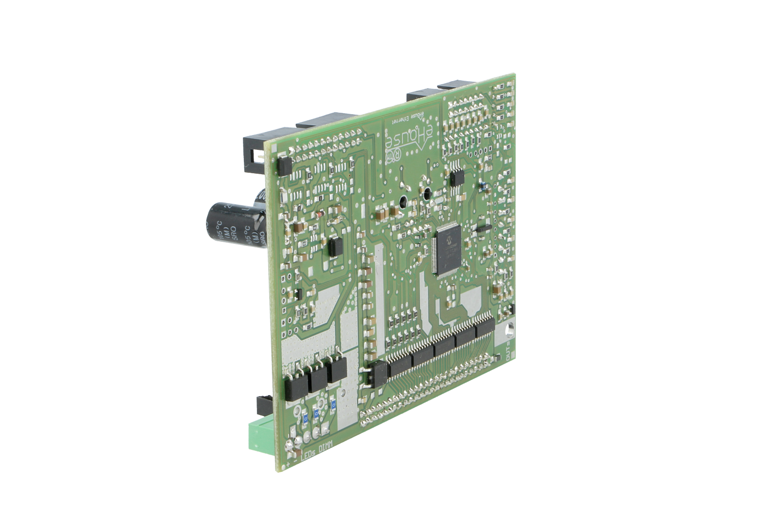EthernetRoomManager pripravljen za uporabo stikalne plošče za namestitev (32 izhodov 230V / 16A)