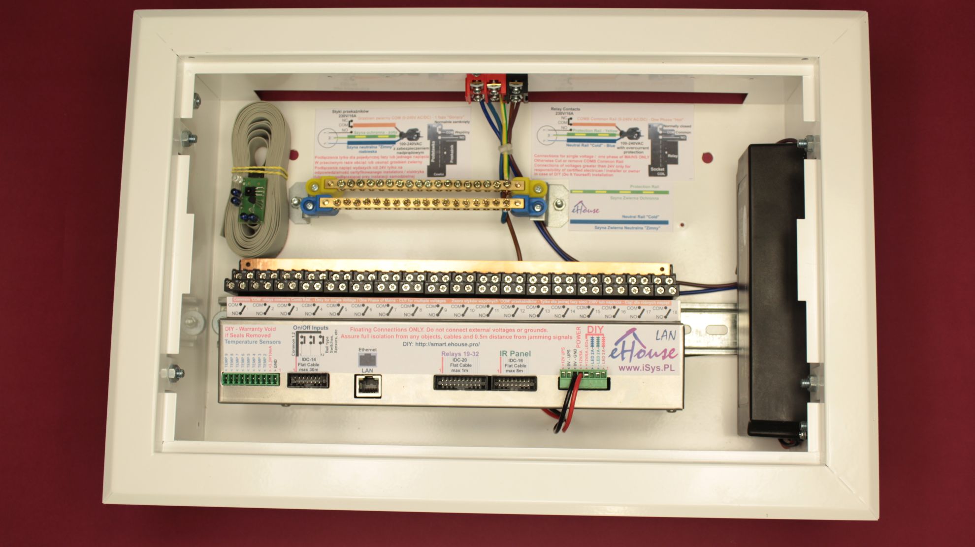 EthernetRoomManager Mini switch-board 18 outputs on/off,12 inputs on/off, 10 measurement inputs, IR TX, IR RX, 3 Dimmers